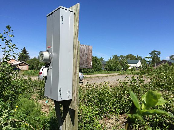 4th image of 66417 Alder Ave