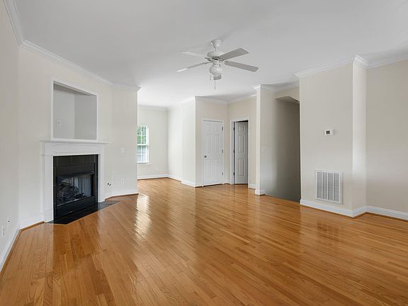 3rd image of 4102 Babbitt St