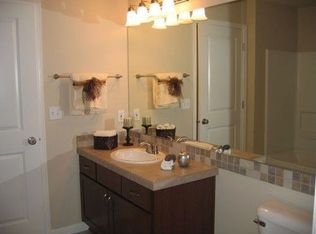 15076 NW Central Dr APT 101, Portland, OR 97229