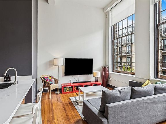 5th image of 920 Poeyfarre St APT 209