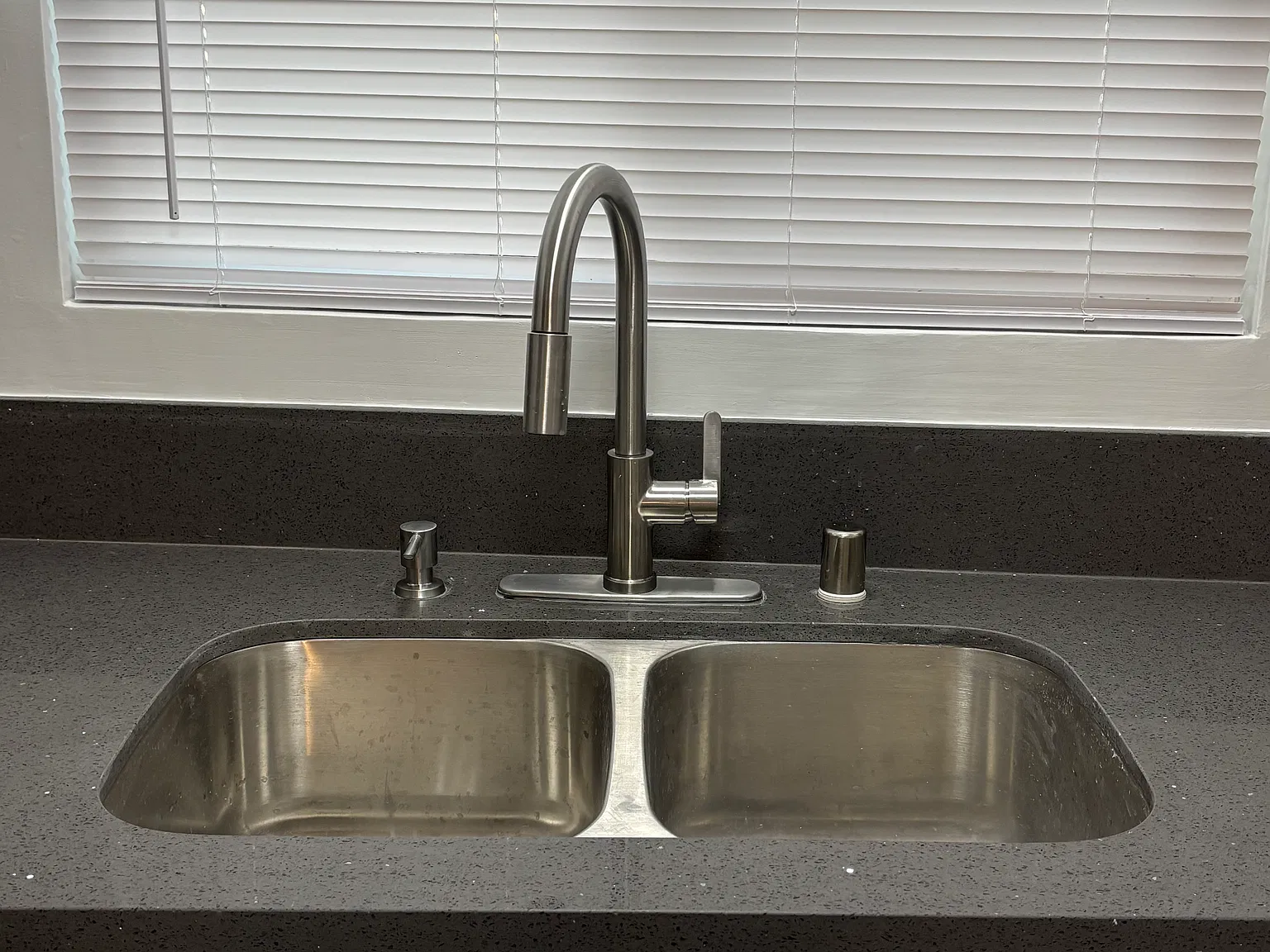 2 bed, 1300 sqft, $2,750 — Photo 3
