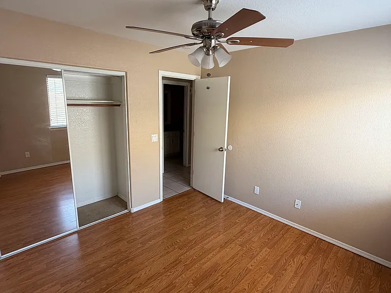 5906 N 78th Dr — Photo 11