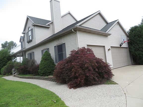 2nd image of 1030 E Bluff Ct
