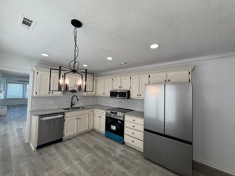 425 Autumnwood Dr SW — Photo 10