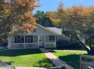 33 Brush Dr, East Stroudsburg, PA