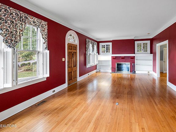 4th image of 3835 Woodhill Pl
