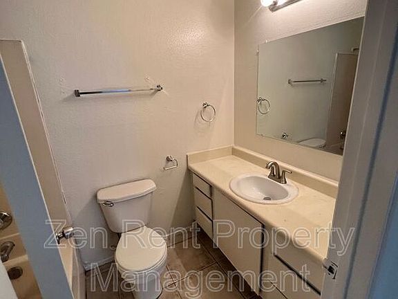 3rd image of 44 S Williams St APT 16