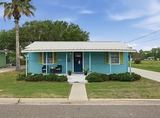 819 S Church St, Rockport, TX 78382