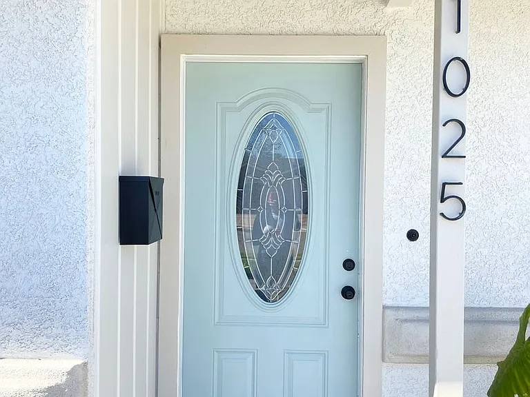1025 N Lupine St — Photo 2