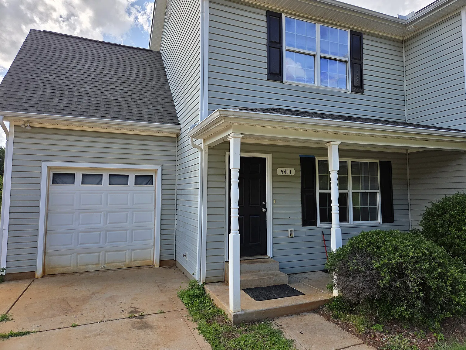 3 bed, 2.5 bath, 1200 sqft, $1,750 — Photo 1