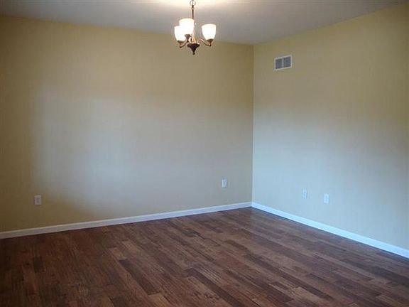 5th image of 2521 Plains Dr