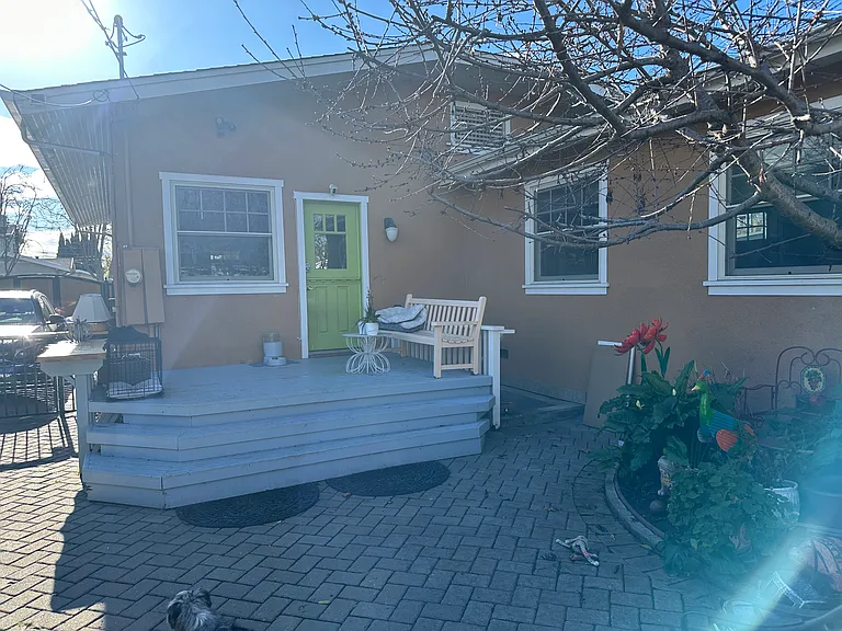 1171 Yosemite Ave — Photo 31