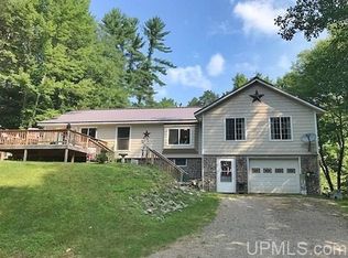 W8898 Lundgren Lake Rd, Pembine, WI 54156