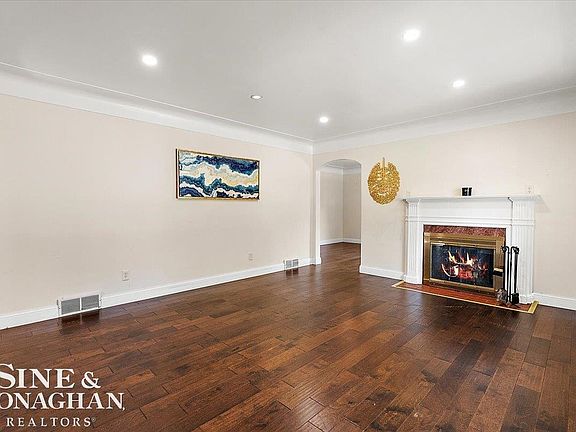 3rd image of 20602 Powers Ave