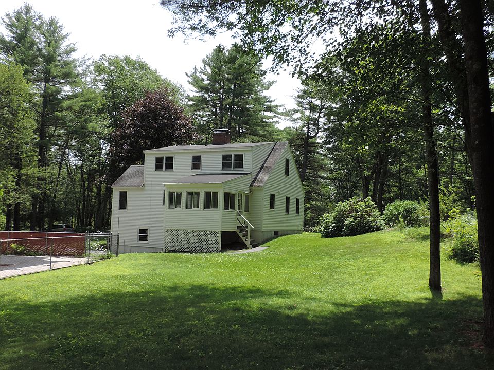 2nd image of 40 Gage Hill Rd