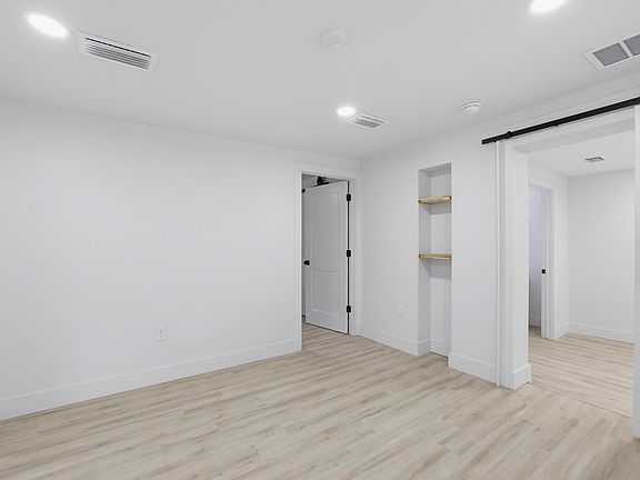 4th image of 4825 Gearhart Rd