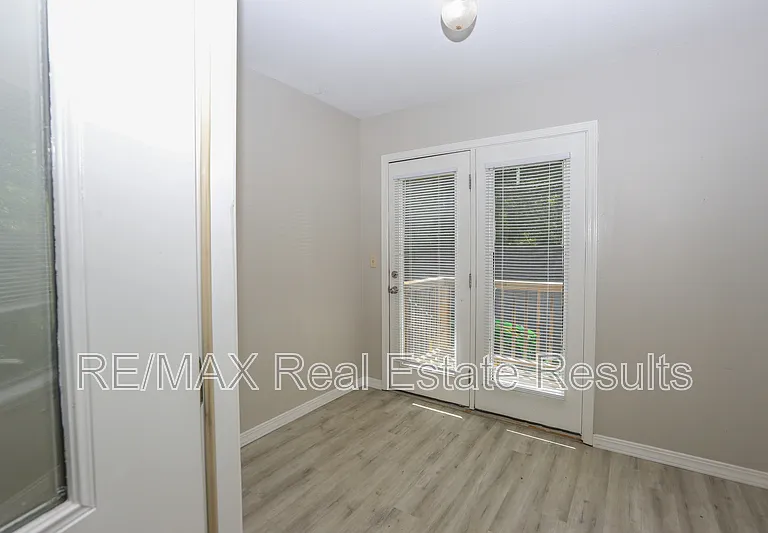 205 White Oak Dr NE #C — Photo 22