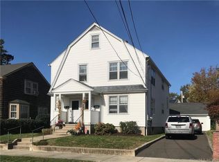 124 Harborview Ave, Bridgeport, CT 06605