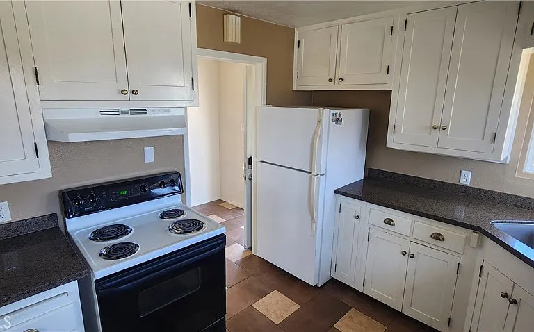 265 Chatham Ln — Photo 10