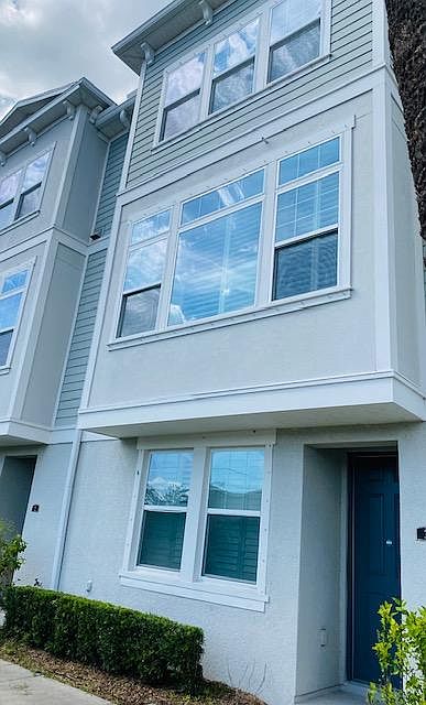 1st image of 115 N Arrawana Ave
