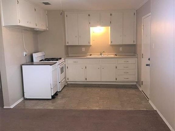 4th image of 101 S Kirkwell Cir