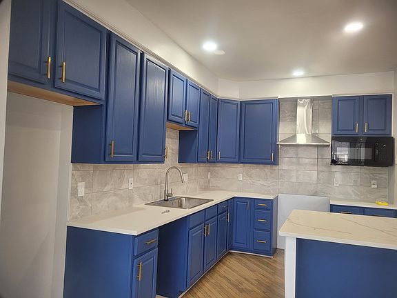 Kitchen - will have black appliances.