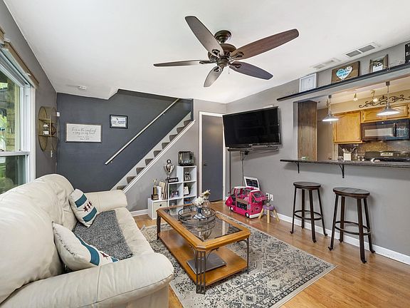 5th image of 19504 116th Ave Unit B