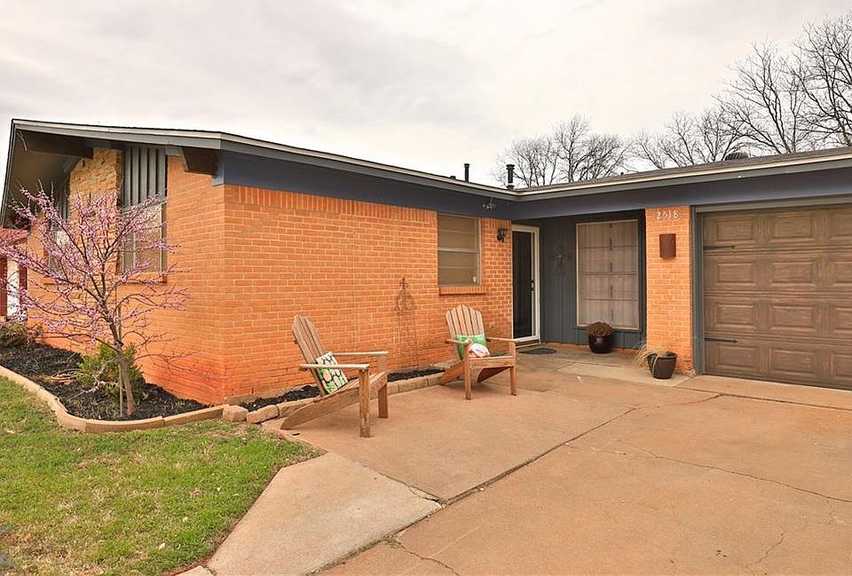 1st image of 2518 Woodridge Dr