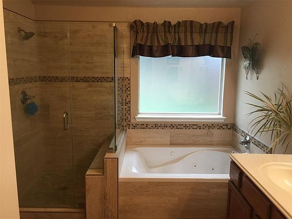 4th image of 2611 Nova Park Ct