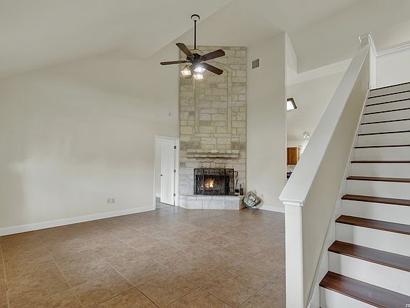 2nd image of 1840 Rustic Oak Ln