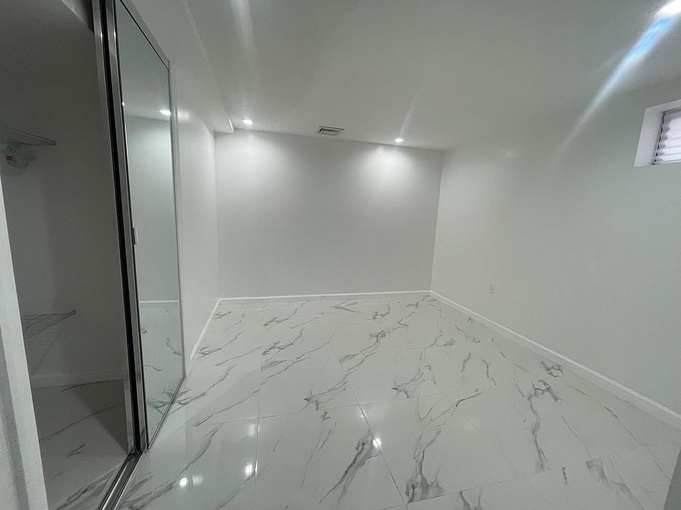 2nd image of 3-126 15th Ave #3