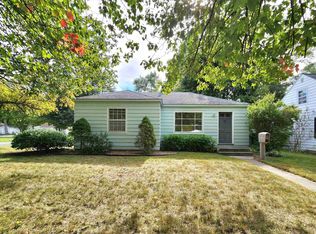 1301 Bookness St, Midland, MI 48640
