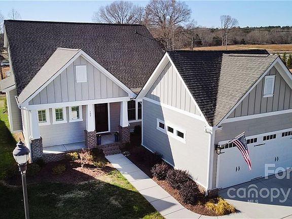 2nd image of 108 Sisters Cove Ct