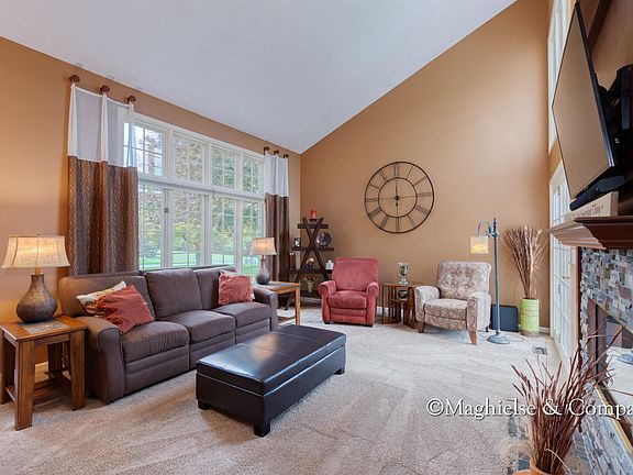 5th image of 2313 Rolling Meadow Dr NE
