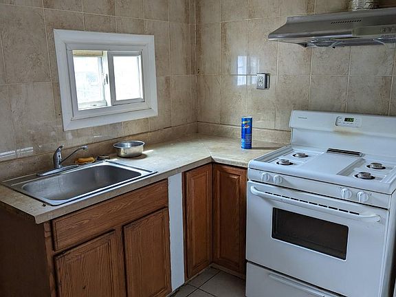 4th image of 6645 Edmund St