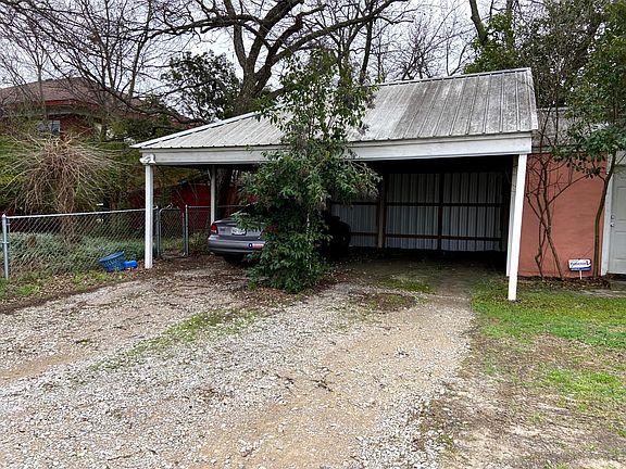 4th image of 410 SW 4th Ave #D
