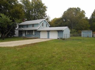 53670 Juniper Rd, South Bend, IN 46637