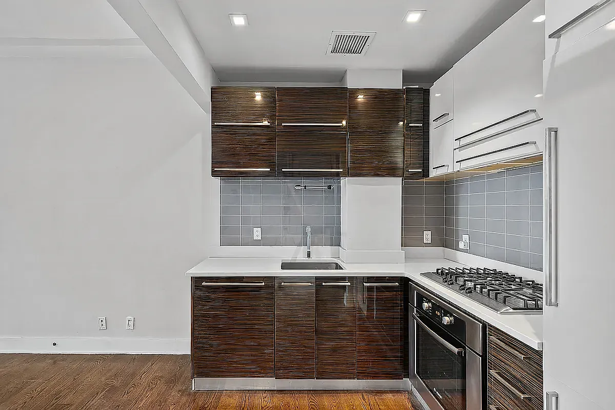 26-26 Jackson Avenue — Photo 3