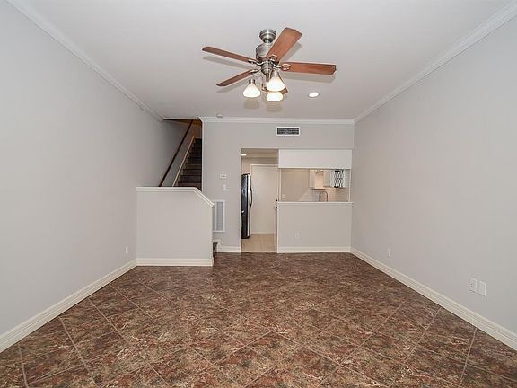 4th image of 1829 Augusta Dr APT 30