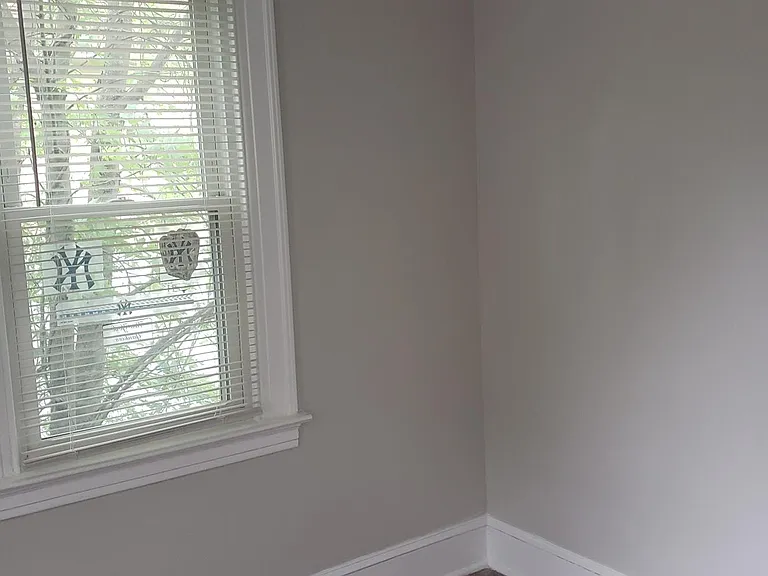54 Lambert St — Photo 7