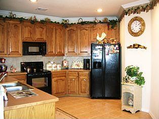 many great features in kitchen