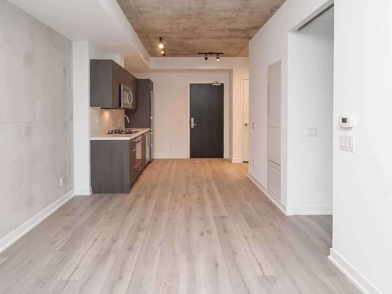1 bed, $2,095 — Photo 3