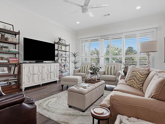 5th image of 138 Oakside Cir