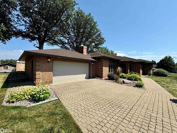4th image of 802 Parkcrest Ln