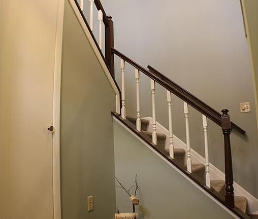 4th image of 1693 Walnut Ln #17