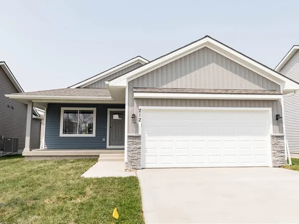 212 NE Adams Ave, Elkhart, IA 50073