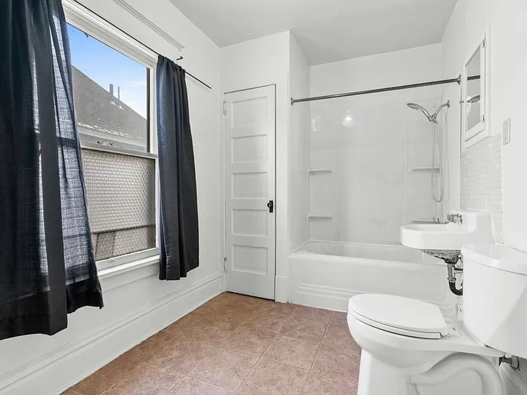 1027 W Maxwell Ave #2 — Photo 15