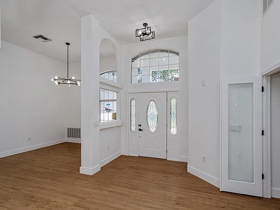 5th image of 1222 N HART BOULEVARD