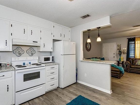 4th image of 4802 Tradewinds Dr