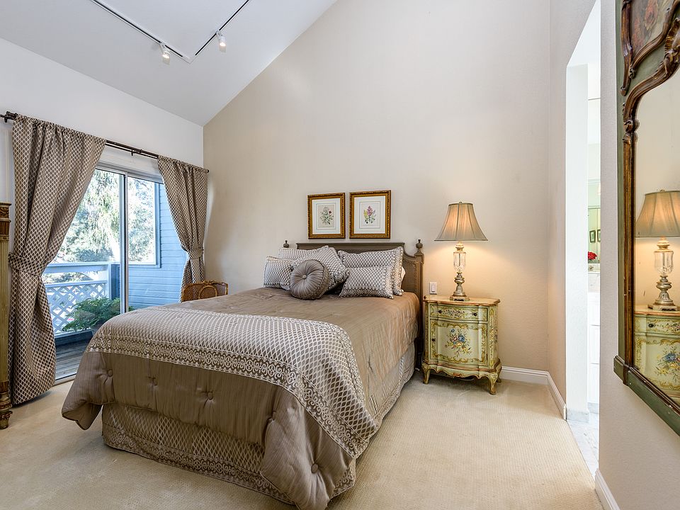 2nd image of 887 Boardwalk Pl